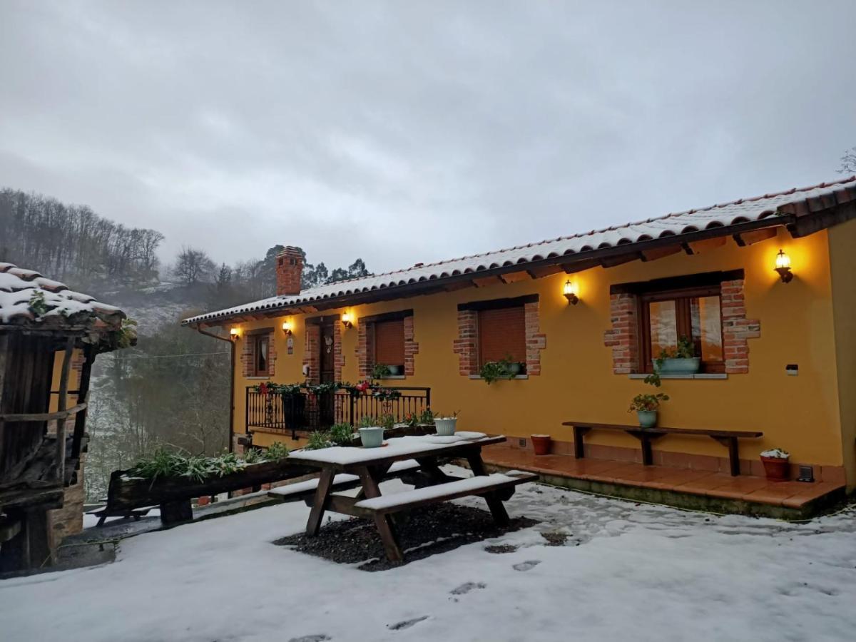 Ferienwohnung Carroceu Rural Onís Exterior foto
